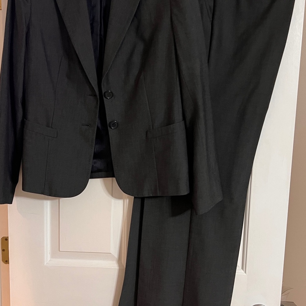 Classic Ladies Drew Fit Women’s Suit